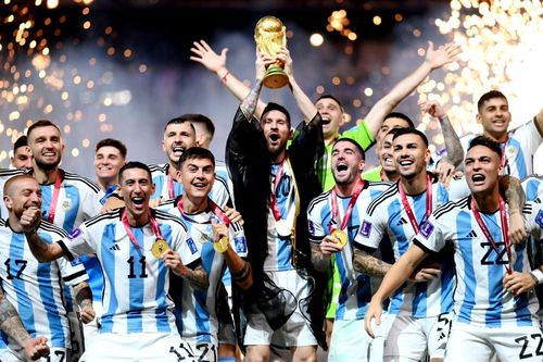  Tuy nhiên, bài toán lớn nhất của HLV Lionel Scaloni nằm ở chính Messi. Siêu sao 39 tuổi không còn duy trì cường độ thi đấu như trước, buộc Argentina phải tìm ra sự cân bằng giữa giá trị biểu tượng và yếu tố chuyên môn. Nếu giải quyết được vấn đề này, "Albiceleste" hoàn toàn có thể bảo vệ thành công ngôi vương. 