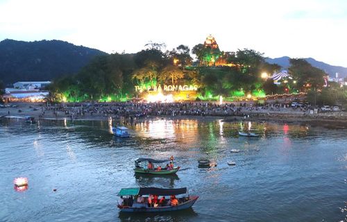 Di tích Tháp Bà Pô Nagar, điểm đến văn hóa về đêm hiếm có ở Khánh Hòa
