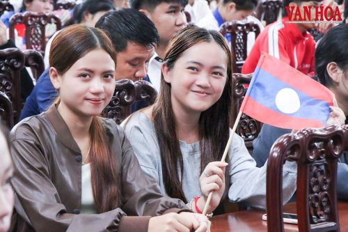 Sự kiện với sự tham gia đông đảo các hội, đoàn thể, cơ quan báo chí và sinh viên hai nước