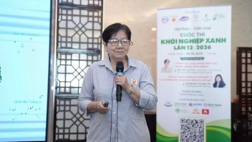 Bà Vũ Kim Anh, Phó Giám đốc Trung tâm Nghiên cứu kinh doanh và hỗ trợ doanh nghiệp phát biểu tại sự kiện.
