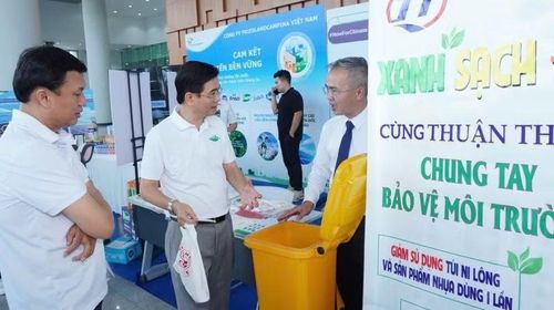 Các đơn vị thực hiện các hoạt động chung tay bảo vệ môi trường tại lễ phát động.