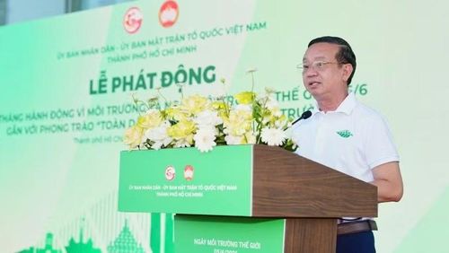 Phó Chủ tịch Ủy ban nhân dân Thành phố Hồ Chí Minh Bùi Minh Thạnh phát biểu ý kiến tại lễ phát động.