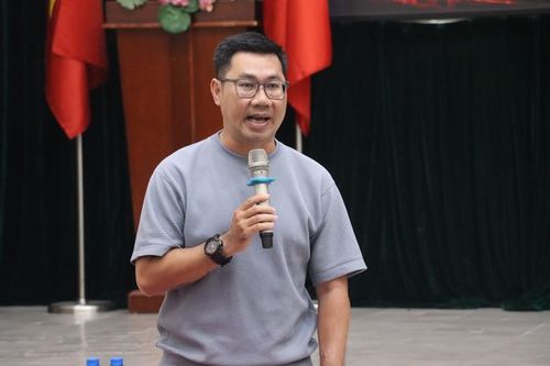 Đạo diễn Khoa Nguyễn
