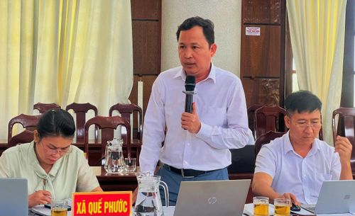 Ông Nguyễn Văn Lanh – Phó Chủ tịch UBND xã Quế Phước chia sẻ khó khăn, vướng mắc.