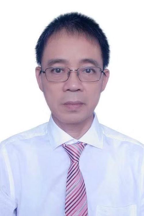GS.TS Trần Đăng Hòa, Phó Bí thư Phụ trách Đảng bộ Đại học Huế được bổ nhiệm là Phó Giám đốc Đại học Huế.