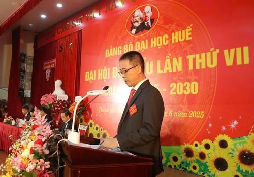 GS.TS Trần Đăng Hòa luôn thể hiện tinh thần trách nhiệm với sự phát triển của Đại học Huế trong thời gian qua.