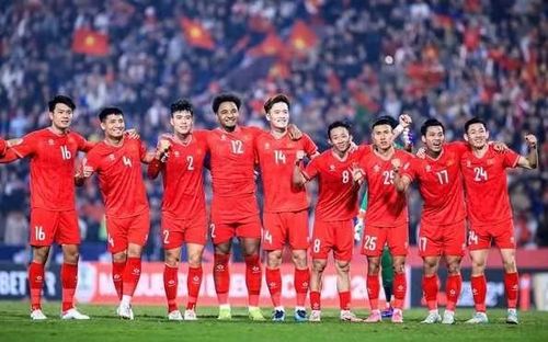 Đội tuyển Việt Nam giữ vị trí 99 trên bảng xếp hạng FIFA.
