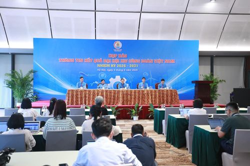 Quang cảnh họp báo.