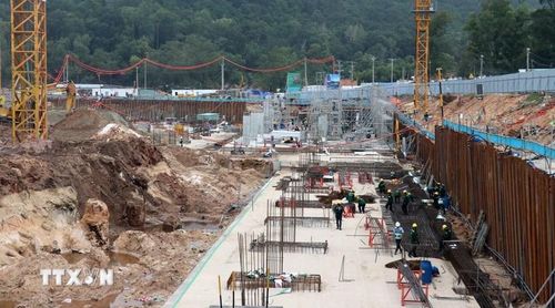 Công trường thi công Dự án Trung tâm tổ chức Hội nghị APEC 2027 và các công trình chức năng. Ảnh: Lê Huy Hải/TTXVN