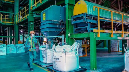 Chế biến sâu titan ở Khu công nghiệp chế biến titan Sông Bình. Ảnh: lamdong.gov.vn