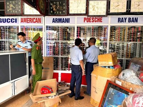 Nhiều thương hiệu thời trang bị xâm phạm quyền sở hữu trí tuệ. Ảnh: Mai Liễu