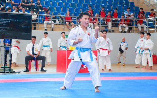 VĐV thi đấu nội dung Kata.