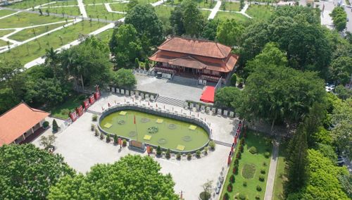 Giữa nhịp đô thị hóa hiện đại, nơi đây như một khoảng lặng thiêng liêng, để người dân và du khách đến dâng hương tưởng nhớ, tham quan, tìm hiểu về cuộc đời, sự nghiệp cách mạng vĩ đại của Chủ tịch Hồ Chí Minh.