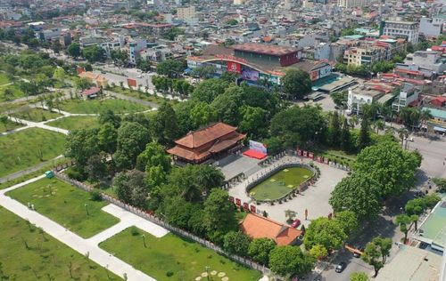 Cả hai di tích ấy đã, đang và sẽ mãi là những “địa chỉ đỏ” thiêng liêng, thân thuộc, nơi hun đúc lòng yêu nước, niềm tự hào dân tộc và truyền thống cách mạng cho nhiều thế hệ người dân xứ Thanh.