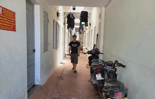Thu nhập thấp khiến cuộc sống của công nhân, lao động tự do đang phải thuê trọ khó khăn.