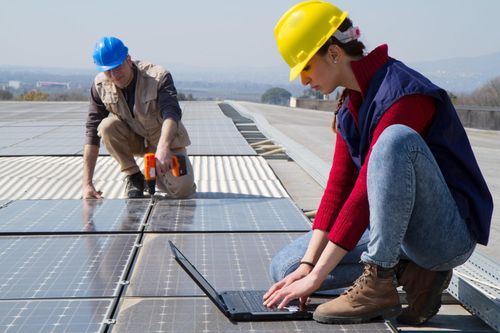 Việc làm là một trong những lĩnh vực hưởng lợi lớn trong nền kinh tế xanh tại Vương quốc Anh. Ảnh: Uker