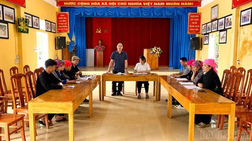 Lắng nghe ý kiến của Nhân dân để tìm phương án đầu tư phù hợp.