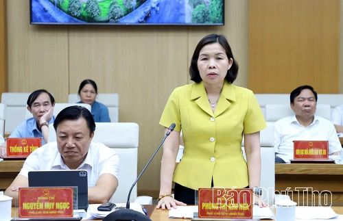 Các đồng chí Phó Chủ tịch UBND tỉnh phát biểu tại phiên thảo luận, gợi mở giải pháp tháo gỡ khó khăn cho các ngành, địa phương.