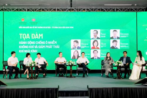 Các đại biểu tham gia đối thoại tại diễn đàn.