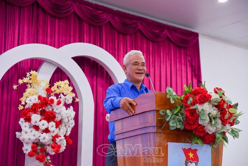 Tiến sĩ Lê Hồng Liên, Trưởng ban Liên lạc Cựu cán bộ Đoàn Thanh niên Việt Nam phía Nam, phát biểu về sứ mệnh "truyền lửa" cho thế hệ trẻ của cựu cán bộ Đoàn.