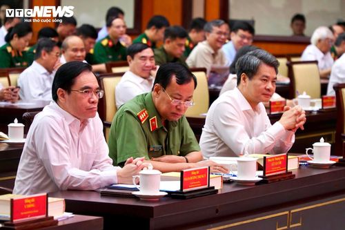 Các đại biểu tại hội thảo.