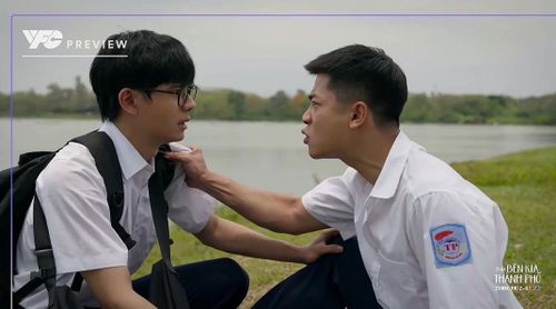 Cương phẫn nộ vì mẹ và em bị coi thường.