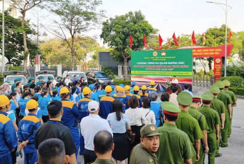 Quang cảnh lễ phát động. Ảnh: Võ Giang