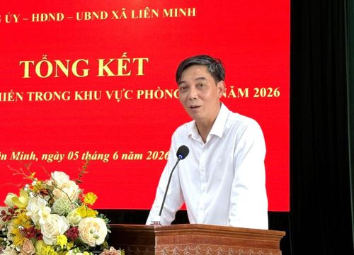 Chủ tịch UBND xã Liên Minh Nguyễn Quý Mạnh báo cáo kết quả thực hiện nhiệm vụ diễn tập (diễn ra từ ngày 7 đến ngày 9-5-2026). Ảnh: Kiều Thoan Thu