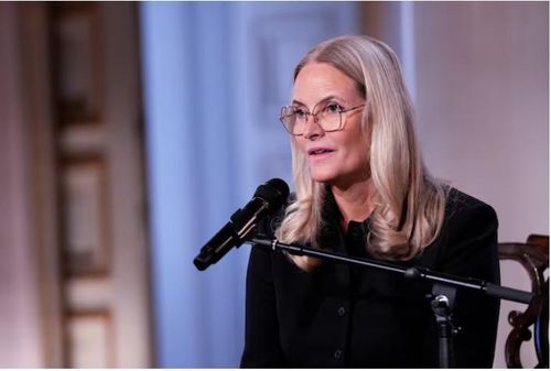 Công nương Mette-Marit phát biểu tại một sự kiện ở Cung điện Hoàng gia ở thủ đô Oslo ngày 23-4. Ảnh: Reuters