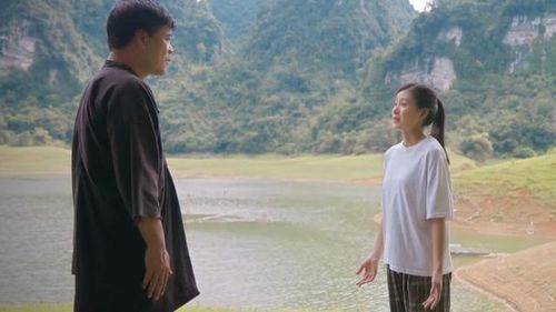 Hoa hậu Vi Minh trở về bản và xin lỗi ông Tài vì những chuyện đã xảy ra. Ảnh VTV