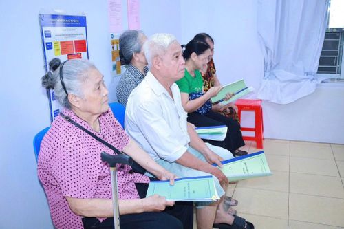 Qua khám sàng lọc miễn phí, người dân sẽ nắm được tình trạng sức khỏe của mình hiện ra sao để sớm có phương pháp quản lý, chăm sóc và điều trị. Ảnh: CTV