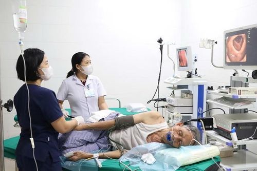 Nội soi đại tràng gây mê tại Trung tâm Y tế Hương Sơn.