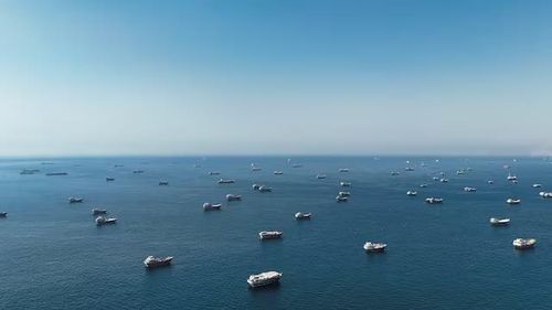  Hình ảnh từ thiết bị bay không người lái cho thấy các tàu thuyền tại eo biển Hormuz, nhìn từ Musandam, Oman vào ngày 1/6. Ảnh: Reuters. 