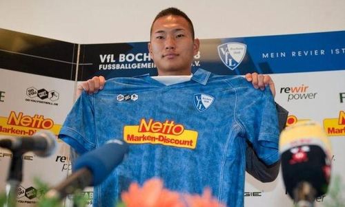  Jong Tae-se chủ yếu chơi bóng ở nước ngoài. 