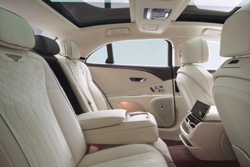  Hệ thống âm thanh Naim for Mulliner 21 loa, vốn trước đây chỉ khả dụng trên Batur, sở hữu công nghệ lấy từ dòng Focal Grande Utopia với màng loa "M" cone độc quyền. 
