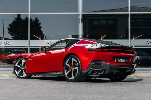  Ra mắt toàn cầu vào tháng 5/2024, Ferrari 12Cilindri là mẫu xe kế nhiệm của 812 Superfast. Trong tiếng Italy, 12Cilindri có nghĩa là "12 xy-lanh", vốn thể hiện sự tự hào của thương hiệu về cỗ máy hút khí tự nhiên trứ danh. 