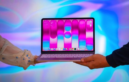  MacBook Neo là dòng sản phẩm cho thấy khả năng tối ưu chuỗi thiết kế chip của Apple, khi sử dụng chip Apple A18 từng xuất hiện trên iPhone 16 Pro. Ảnh: Phan Nhật. 
