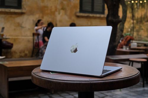  Dòng chip Apple M tạo khác biệt khi xuất hiện trên thị trường năm 2020 nhờ khả năng tiết kiệm pin đáng kể, trong khi vẫn giữ được hiệu năng tốt. Ảnh: Tuấn Anh. 