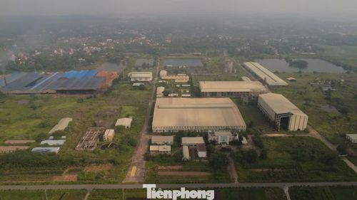 Toàn cảnh Nhà máy Ethanol Phú Thọ tại xã Vạn Xuân, tỉnh Phú Thọ. Dự án được khởi công năm 2009, tổng vốn đầu tư sau điều chỉnh hơn 2.400 tỷ đồng. Dự kiến đi vào hoạt động sau 18 tháng, dự án kỳ vọng trở thành nhà máy sản xuất nhiên liệu sinh học đầu tiên của khu vực phía Bắc, góp phần phát triển ngành nhiên liệu sạch và tạo đầu ra ổn định cho vùng nguyên liệu sắn, mía địa phương.