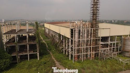 Ông Bùi Thế Học - Chủ tịch UBND xã Vạn Xuân - cho hay nhà máy chưa hoạt động trở lại vì đang chờ thủ tục giải quyết của tòa án và Bộ Tài chính sau vụ án Ethanol Phú Thọ.