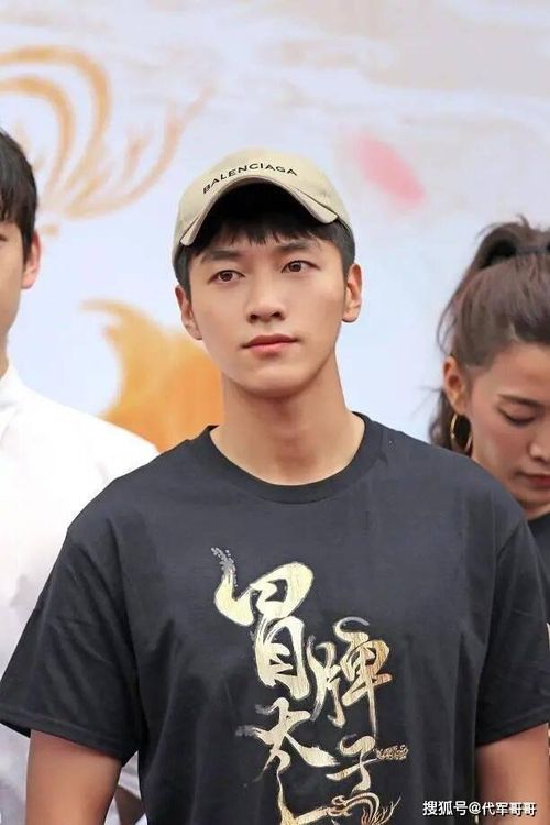  Theo nền tảng Hongguo Short Drama, nam diễn viên vẫn còn một dự án mới mang tên Chờ hoa nở, chờ em trở về đang trong giai đoạn chờ phát hành. Bộ phim đã ghi nhận hơn 1,48 triệu lượt đặt trước. Truyền thông Trung Quốc cho biết Kim Trạch cũng vừa hoàn tất một bộ phim khác cách đây không lâu. Bài đăng cuối cùng trên tài khoản Weibo cá nhân của Kim Trạch được đăng tải vào 6/5. Khi đó, anh chia sẻ niềm vui sau khi hoàn thành quá trình quay hình dự án mới với vai trò nam chính. 