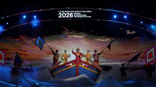 Đêm thi thứ hai của DIFF 2026 còn chiêu đãi khán giả bằng một “đại nhạc hội” bên sông Hàn