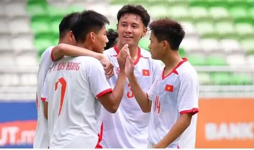 Siêu máy tính Chat GPT đưa ra dự đoán, U19 Việt Nam sẽ thắng U19 Indonesia với tỷ số 2-1.
