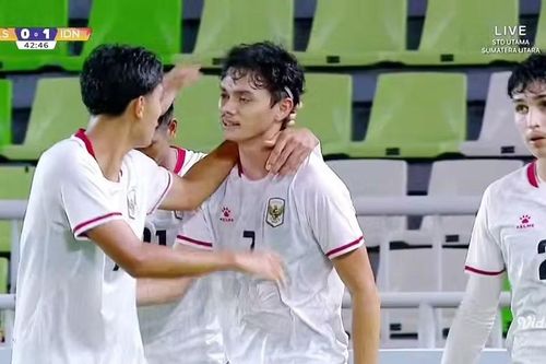 Tương tự, U19 Indonesia cũng chưa để lọt lưới bàn nào sau hai trận toàn thắng, có 6 điểm tuyệt đối.