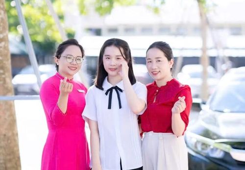 Trong hành trình chinh phục ước mơ của Bảo Ngọc luôn có sự đồng hành từ nhà trường và gia đình. Ảnh NVCC