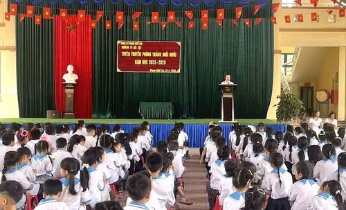 Trường Tiểu học Bãi Sậy (xã Phạm Ngũ Lão, tỉnh Hưng Yên) tuyên truyền phòng, chống đuối nước cho học sinh.