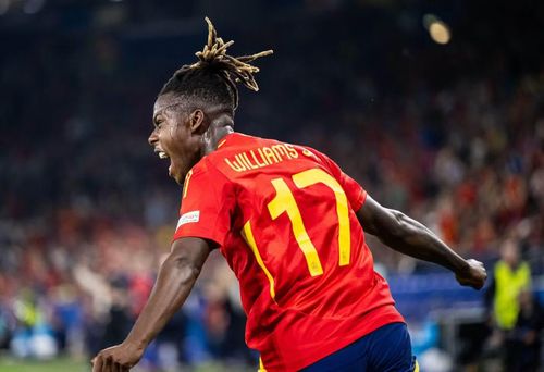 Nico khoác áo Tây Ban Nha còn người anh Inaki chơi cho tuyển Ghana