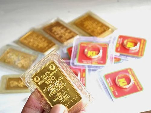 Giá vàng trong nước giảm rất mạnh, giao dịch ở mức 150 triệu đồng/lượng.