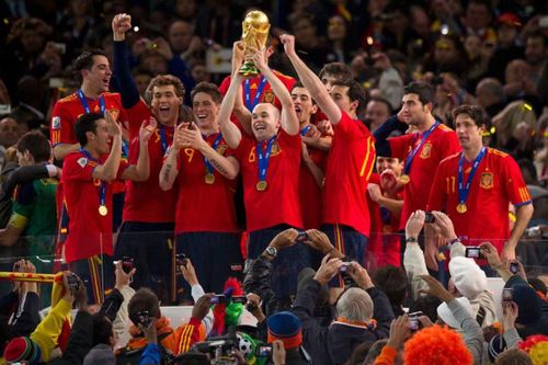 Tây Ban Nha lần đầu tiên đăng quang ở World Cup.