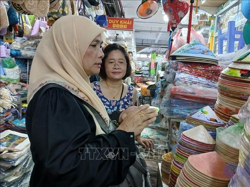 Du lịch Đà Nẵng không phụ thuộc quá lớn vào một thị trường truyền thống mà đang đón lượng khách đa dạng đến từ Ấn Độ, Thái Lan, Malaysia, khách châu Âu.